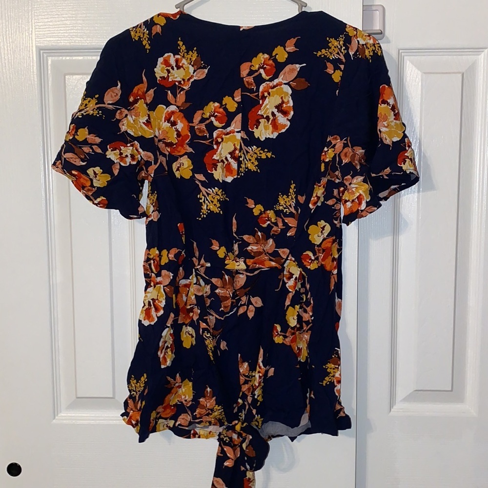 Isabel Maternity XS Signature Floral Top - Picture 3 of 4